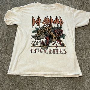 Def Leppard band tee